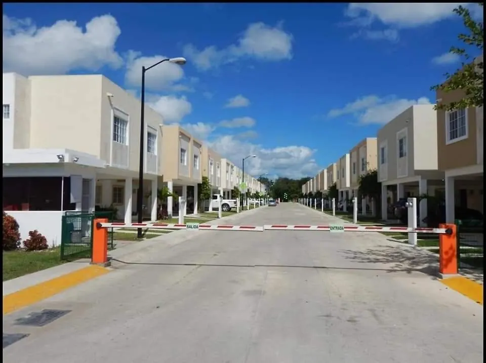 Casa Kinichna En Playa Del Carmen Lägenhet